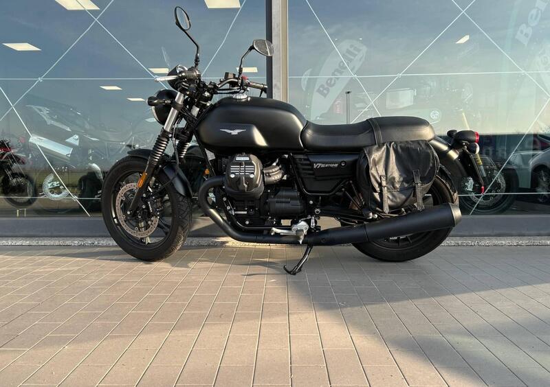 Moto Guzzi V7 III Stone (2017 - 20) usate - Annunci moto usate Moto Guzzi 