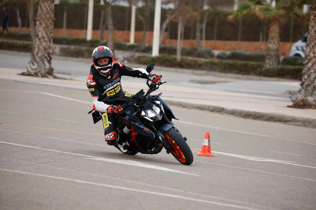 KTM Duke 390 (3)