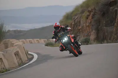 KTM Duke 390: cambia tutto tranne il nome [ VIDEO e GALLERY]