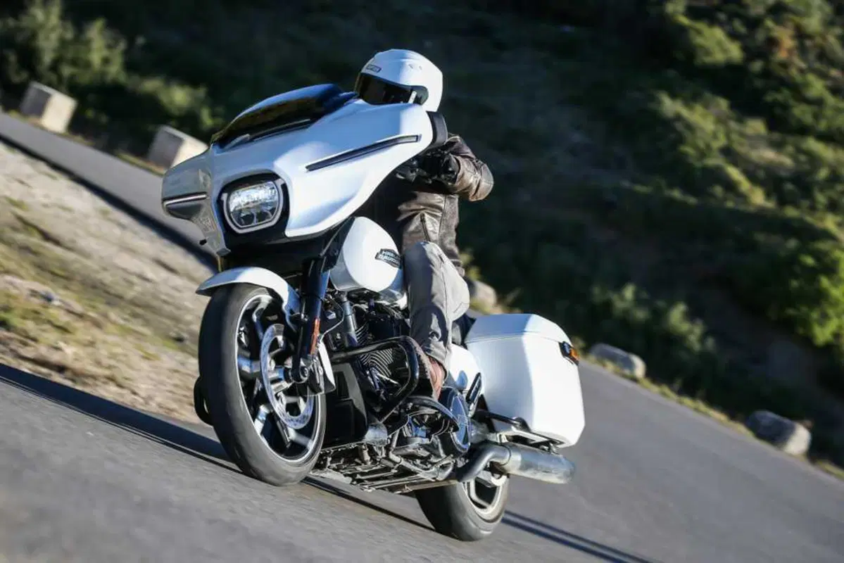 Harley-Davidson Street Glide e Road Glide 2024: abbiamo provato le tourer rivoluzionate! (12)