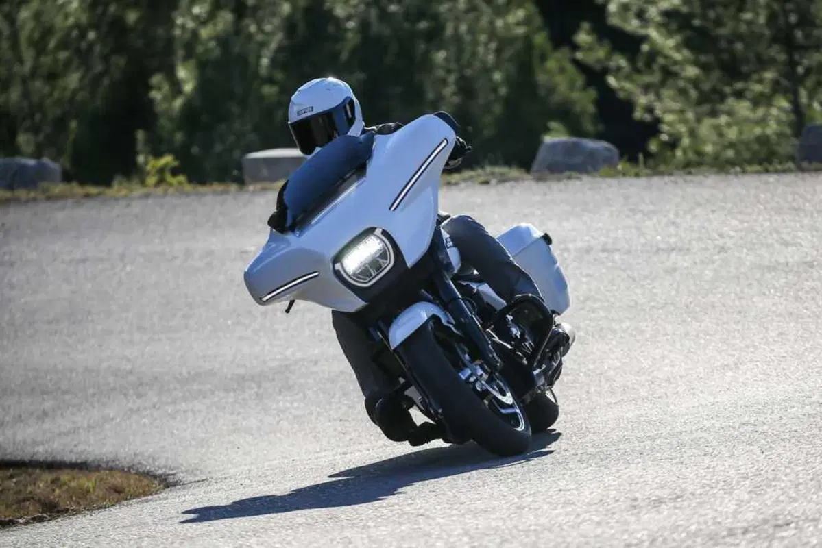 Harley-Davidson Street Glide e Road Glide 2024: abbiamo provato le tourer rivoluzionate! (16)