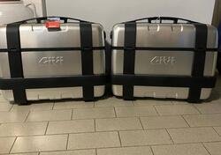 Coppia valigie laterali Givi Trekker TRK33+TELAIO