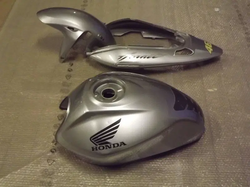 Kit Serbatoio carburante , parafango anteriore, co Honda (2)