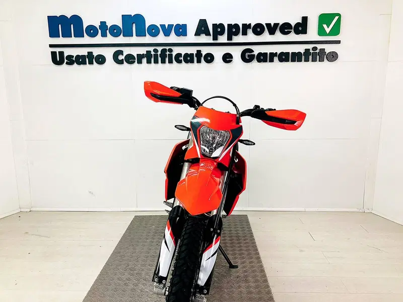 KTM 690 Enduro R (2022 - 25) (4)