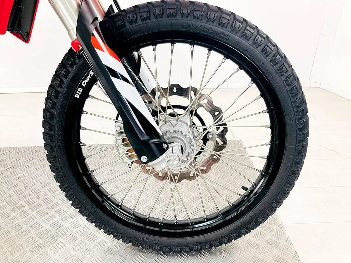 KTM 690 Enduro R (2022 - 25) (13)