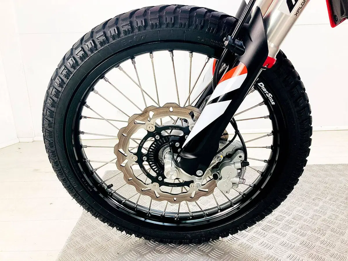 KTM 690 Enduro R (2022 - 25) (15)