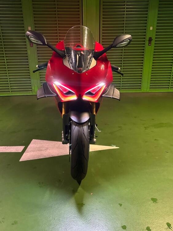 Ducati Panigale V4 S 1100 (2021) (3)