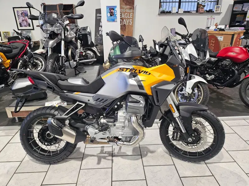 Moto Guzzi Stelvio (2024 - 26) (2)