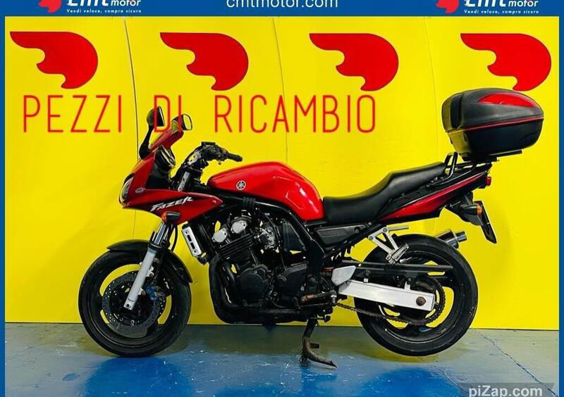 Vendo Yamaha FZ6 Fazer (2004 - 07) usata a Bari (codice 9376669) 