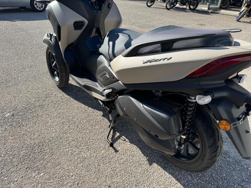 Yamaha Tricity 300 (2021 - 24) (4)