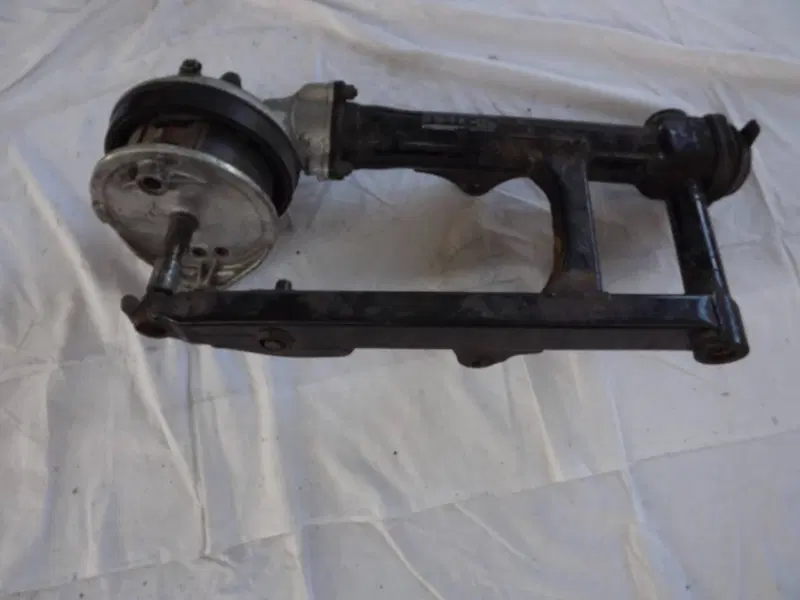 forcellone completo di coppia conica e tamburo cx5 Honda