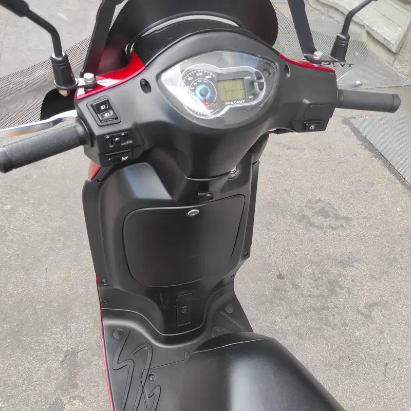 Peugeot Tweet 125i Active (2021 - 25) (18)