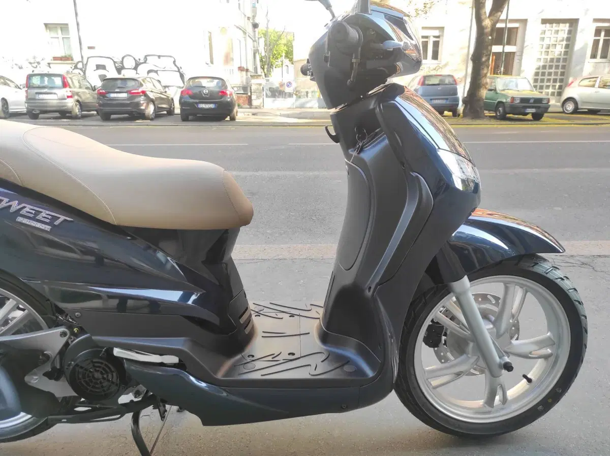 Peugeot Tweet 125i Active (2021 - 25) (16)