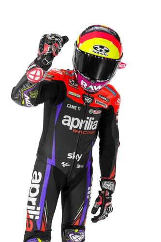 MotoGP 2024. Ecco le nuove livree dell'Aprilia RS-GP 24: ci sono delle differenze! [GALLERY e VIDEO] (9)