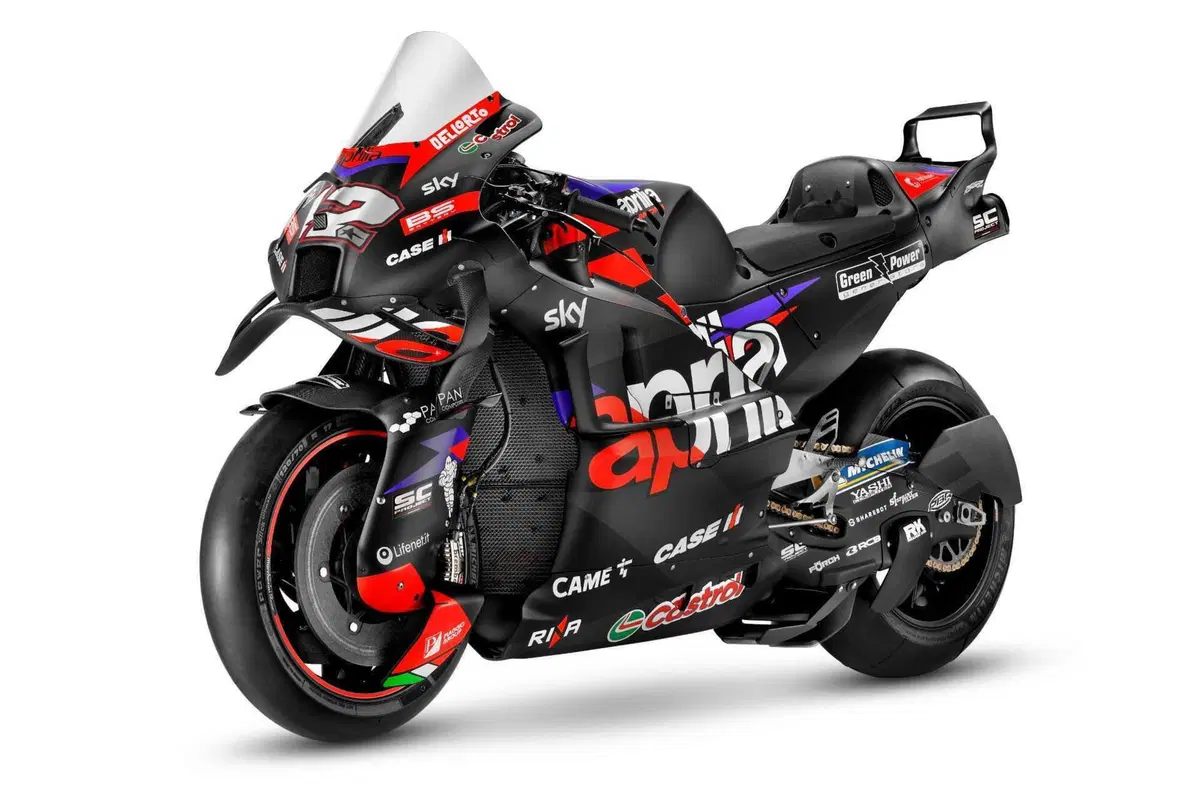 MotoGP 2024. Ecco le nuove livree dell'Aprilia RS-GP 24: ci sono delle differenze! [GALLERY e VIDEO] (22)