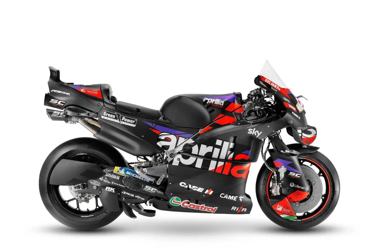 MotoGP 2024. Ecco le nuove livree dell'Aprilia RS-GP 24: ci sono delle differenze! [GALLERY e VIDEO] (27)