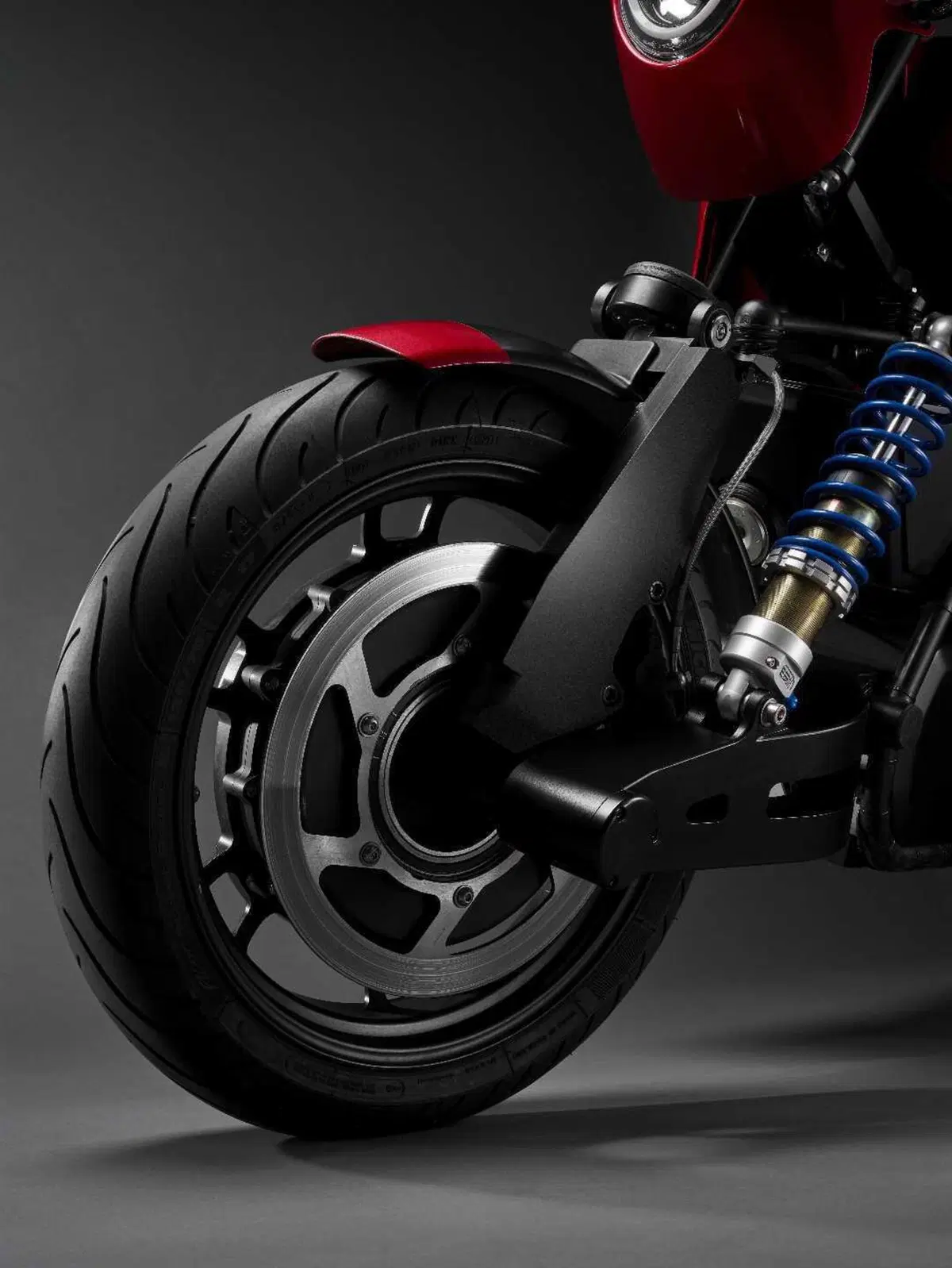 Elettrica a trazione integrale? Motowatt presenta la W1X (2)
