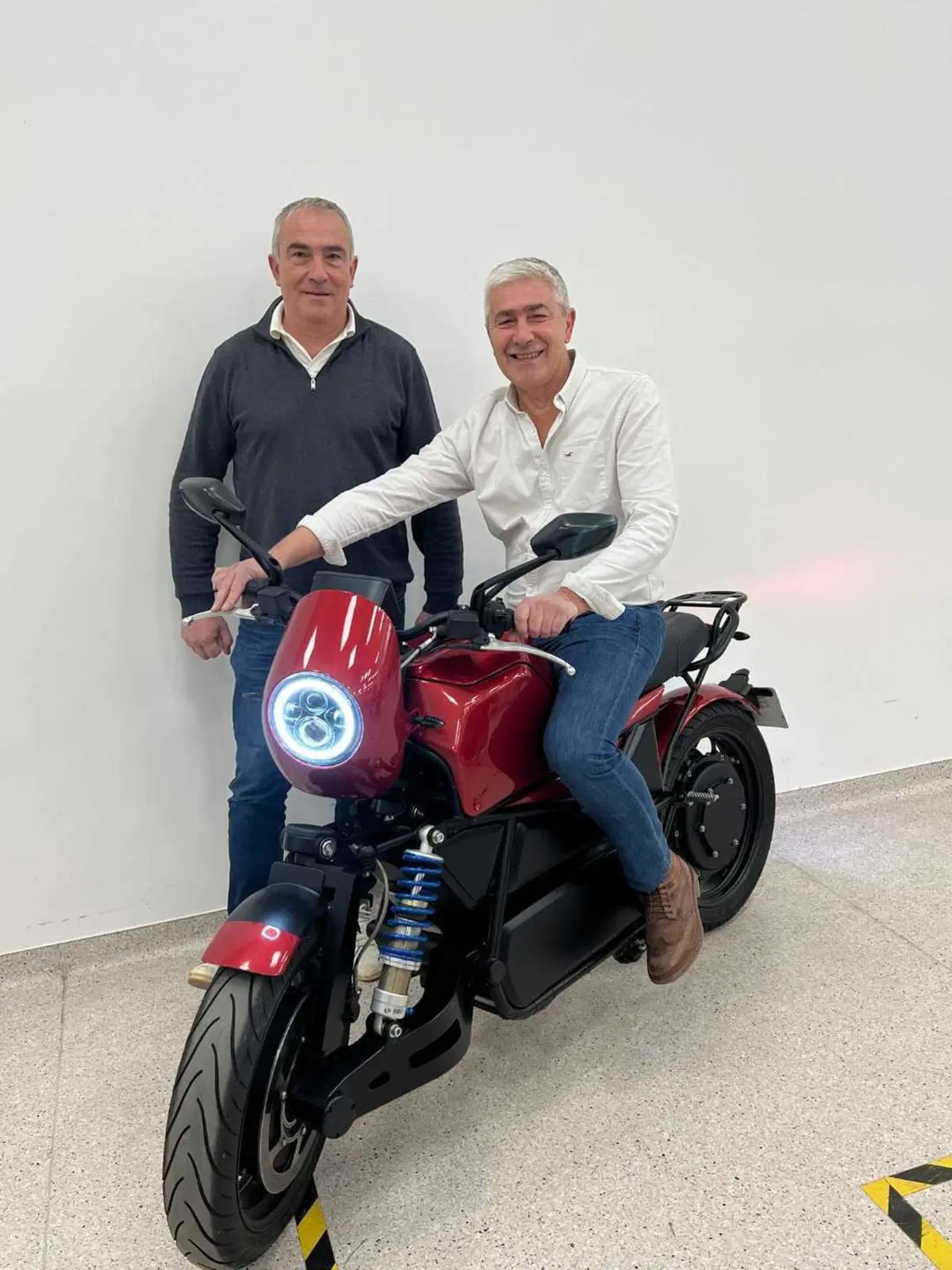 Elettrica a trazione integrale? Motowatt presenta la W1X (9)