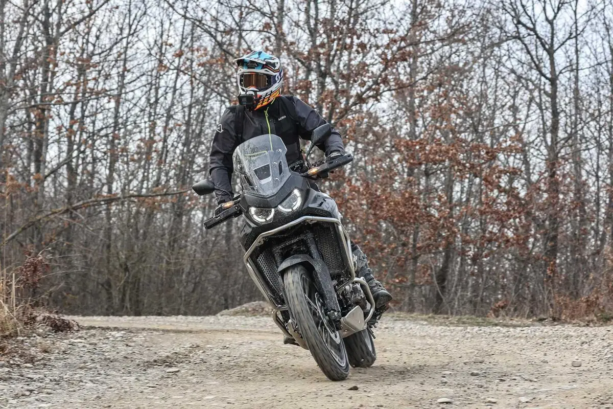 Test Honda Africa Twin 1100 2024 in versione ES e ruota da 21” [VIDEO & GALLERY]