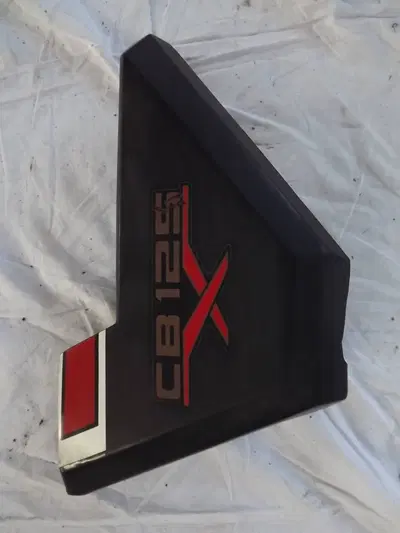 Fianchetto CB125X Honda