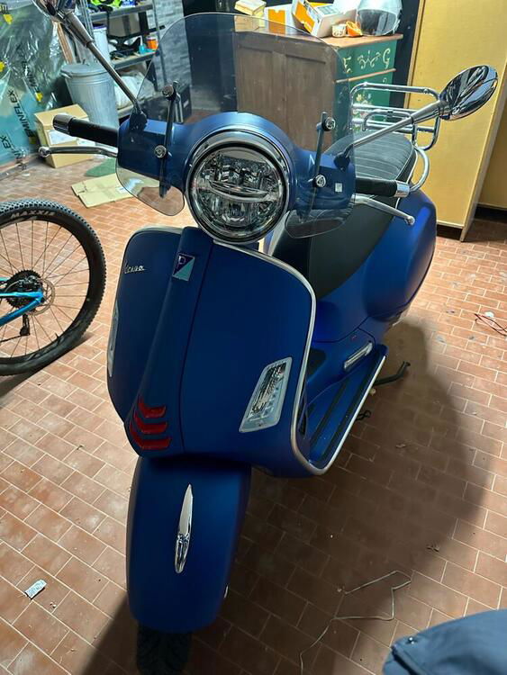 Vespa GTS 300 Super Sport Hpe (2021 - 22) (2)