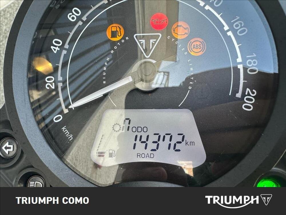 Triumph Street Twin 900 (2021 - 22) (4)