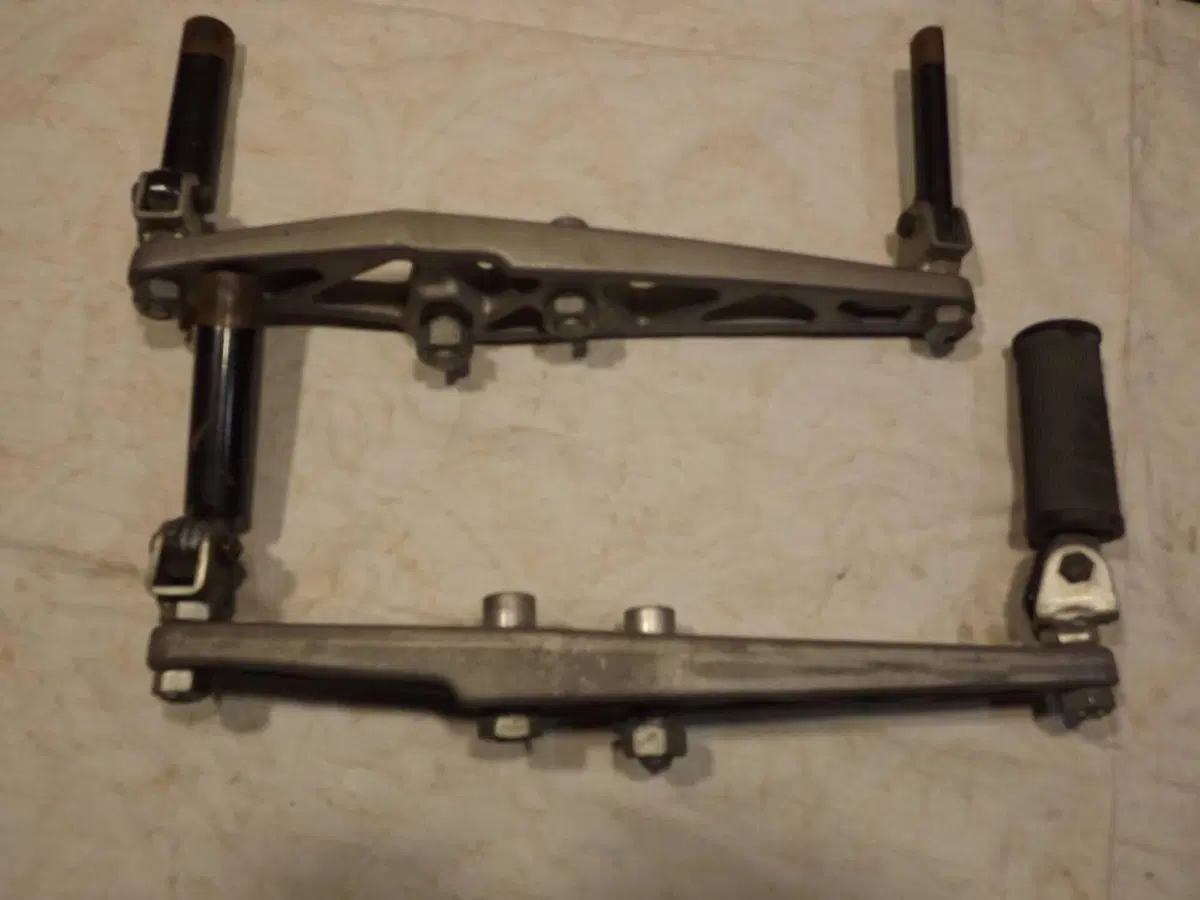 KIT pedane moto guzzi LEMANS (2)