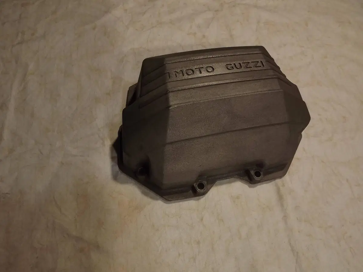 Coperchio valvole LEMANS 3 Moto Guzzi (3)