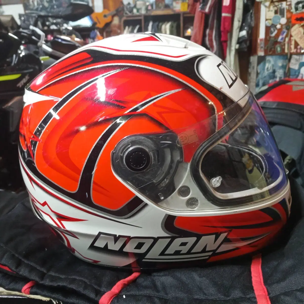 Casco Nolan