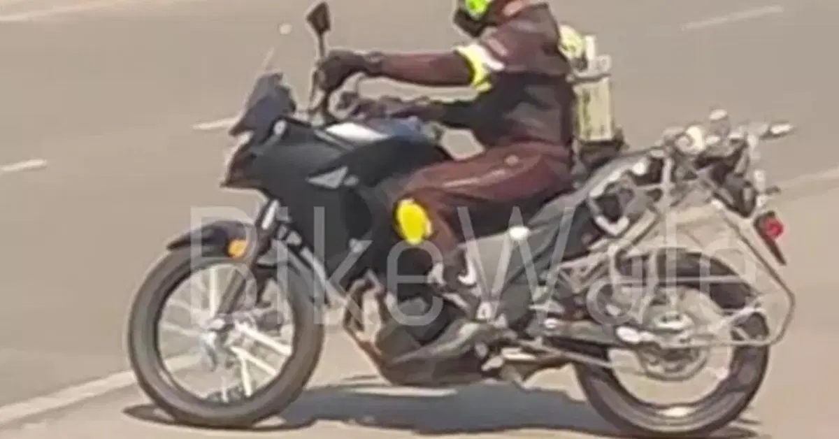 Kawasaki Versys-X 300, come mai c'&egrave; un prototipo in India?