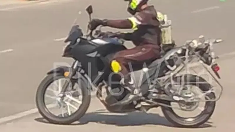 Kawasaki Versys-X 300, come mai c'&egrave; un prototipo in India?