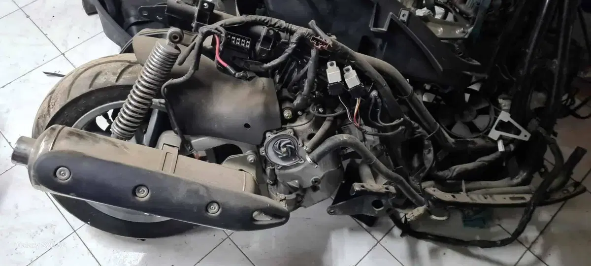 PEZZI DI RICAMBIO PIAGGIO BEVERLY 400