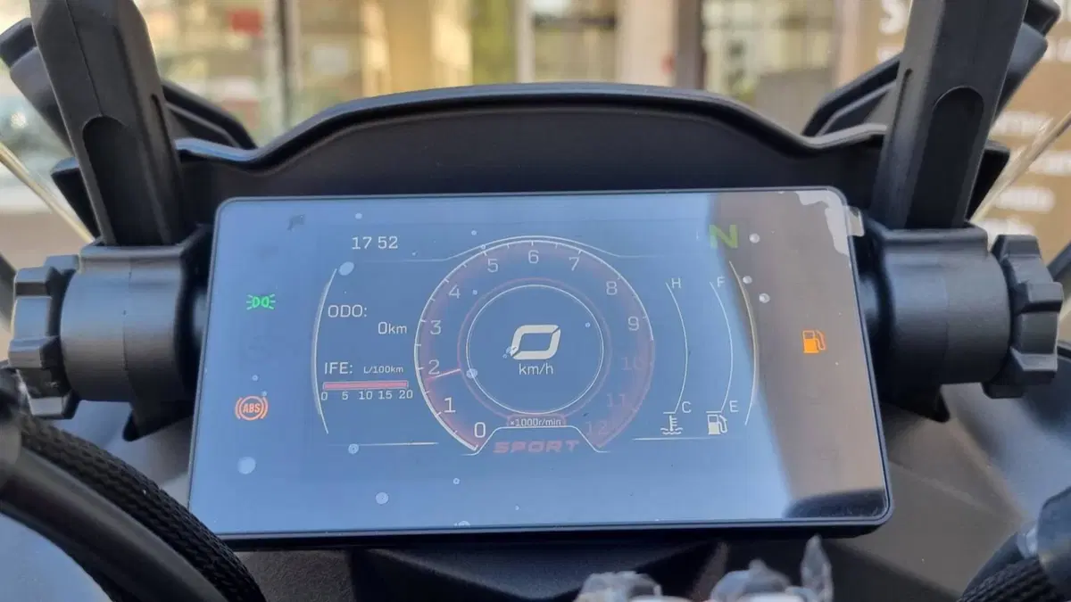 CFMOTO 650GT (2021 - 26) (2)