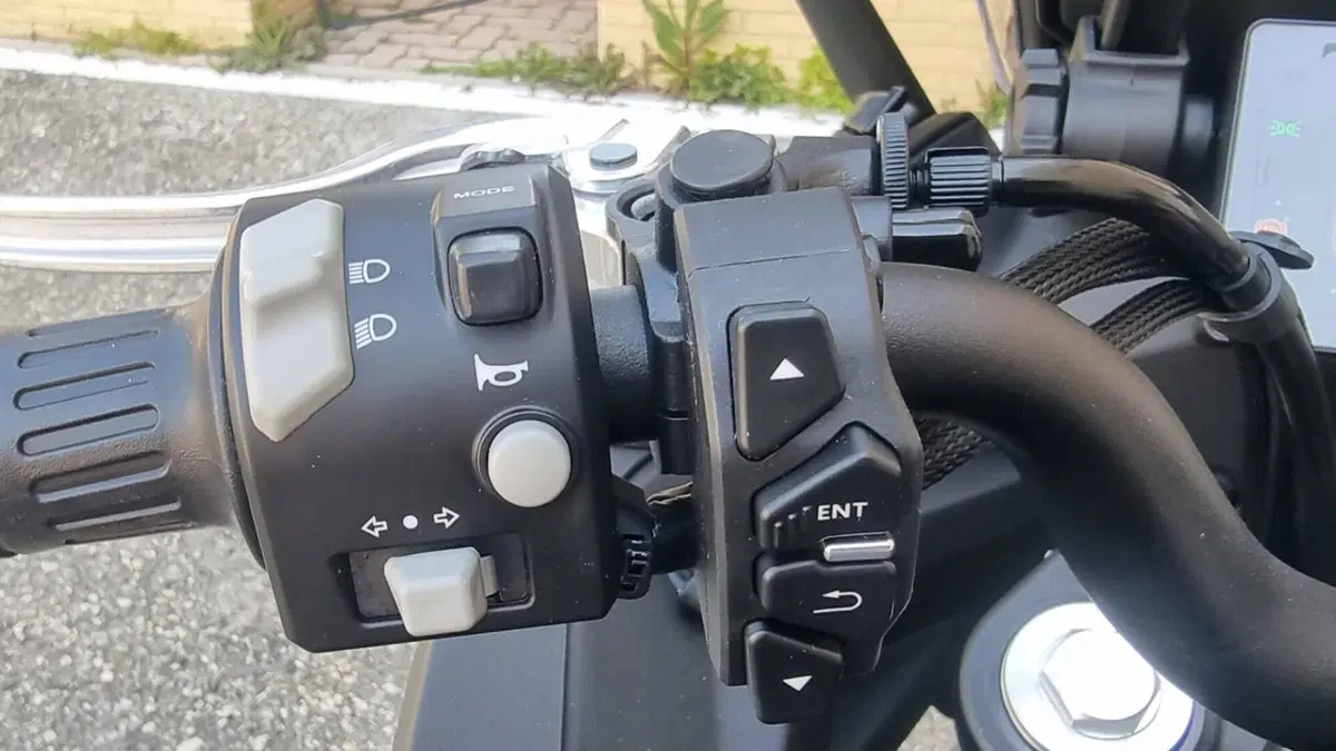 CFMOTO 650GT (2021 - 26) (4)