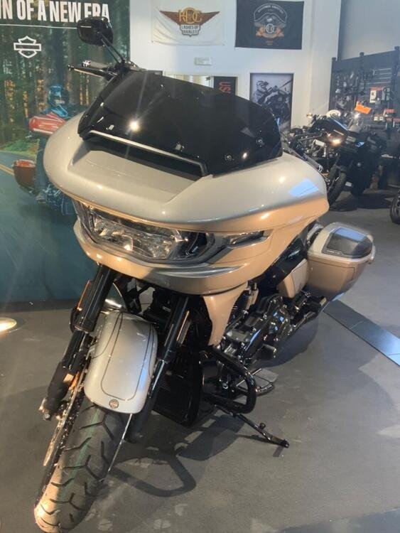 Harley-Davidson CVO Road Glide (2023) (2)