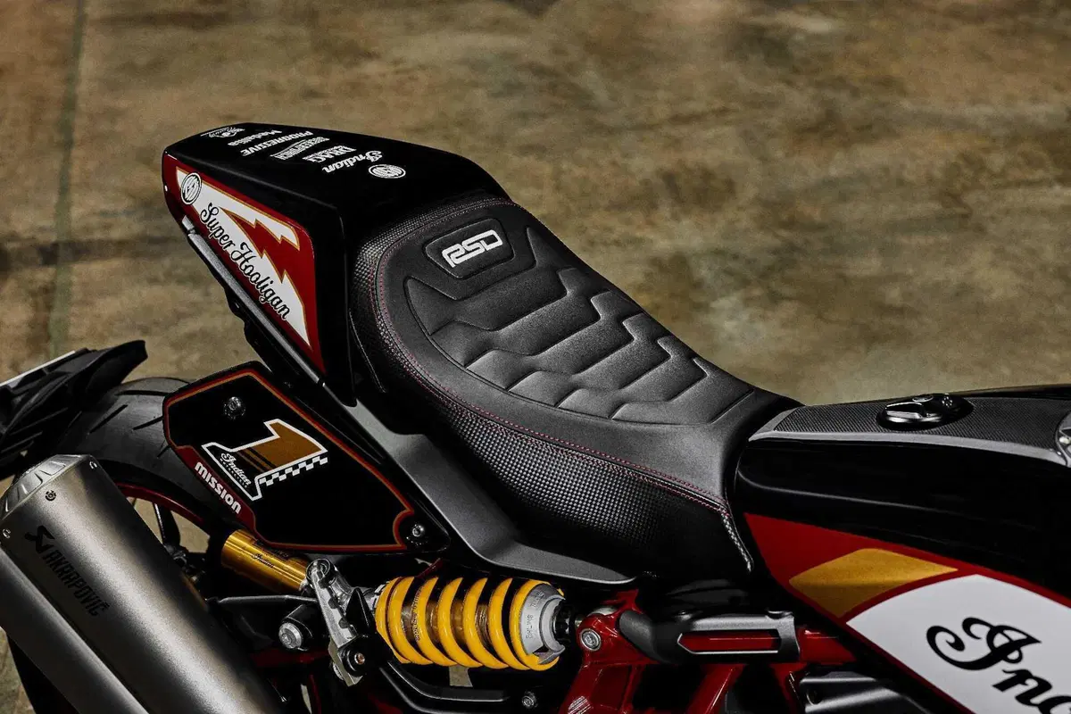 Indian e Roland Sands per una FTR "Hoolingan" che cita il MotoAmerica (5)