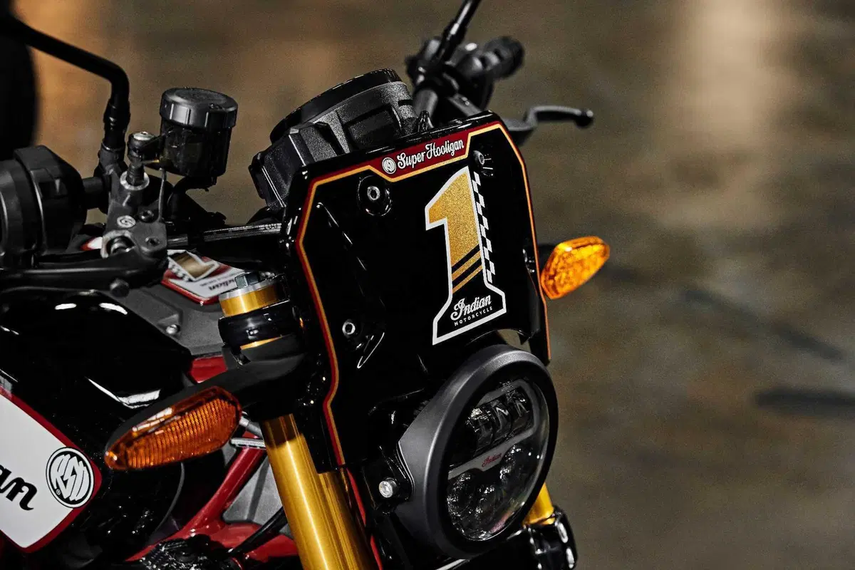Indian e Roland Sands per una FTR "Hoolingan" che cita il MotoAmerica (7)