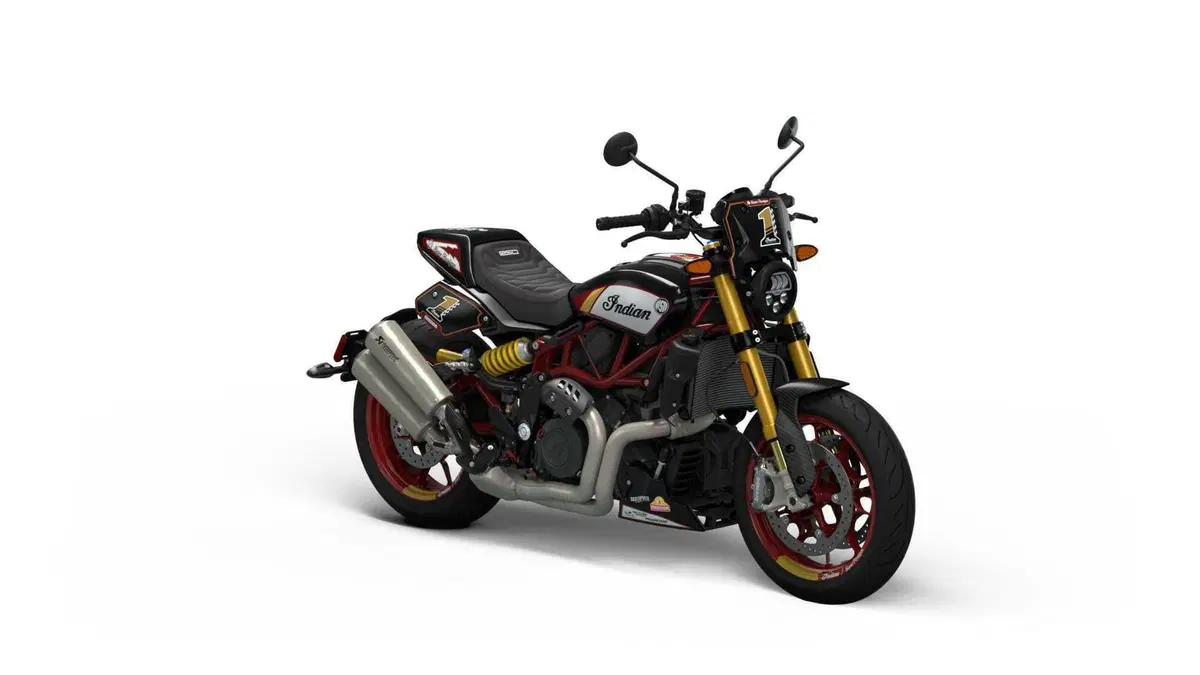 Indian e Roland Sands per una FTR "Hoolingan" che cita il MotoAmerica (2)