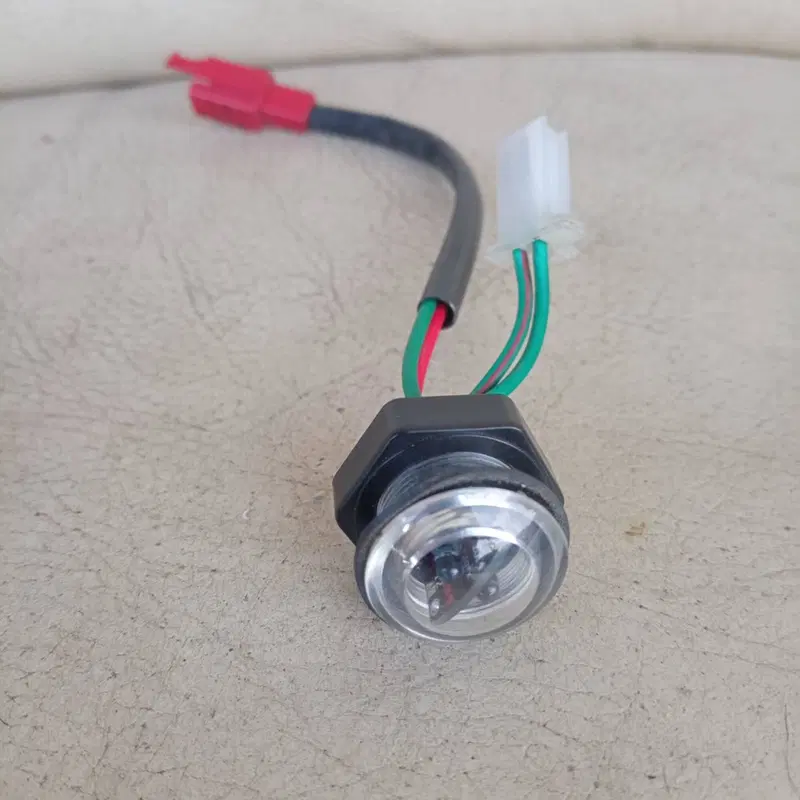 Luce sensore sotto sella Kymco Downtown 125 (2)