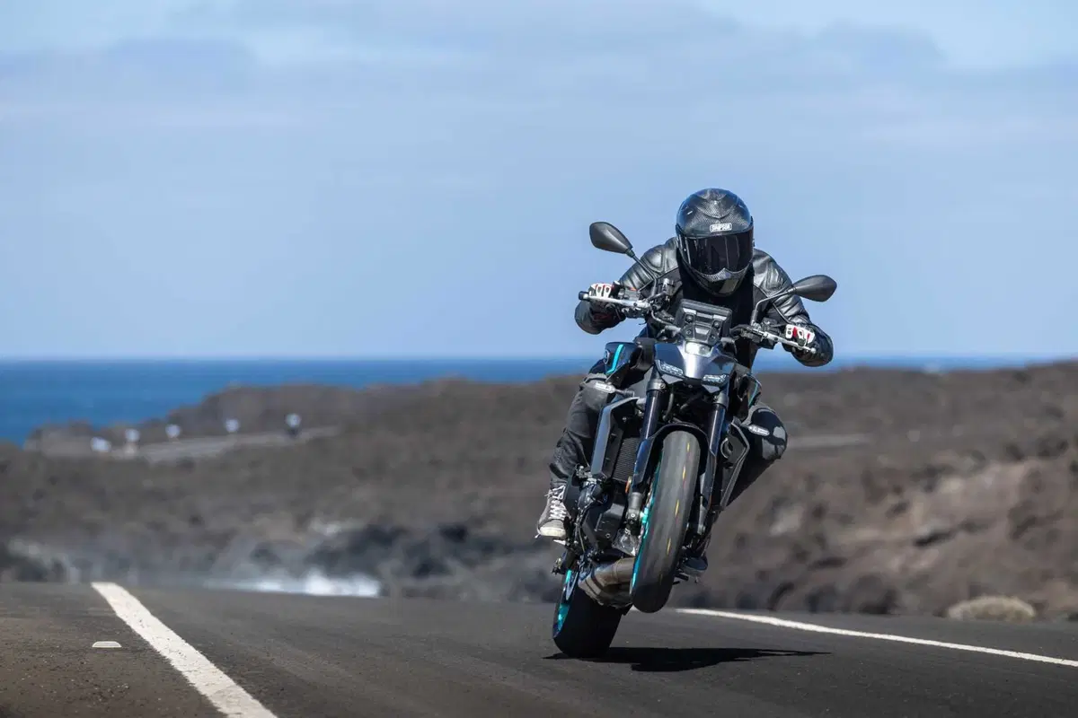 Yamaha MT-09 2024 TEST: un miglioramento costante. La prova su strada, Pro e Contro! [VIDEO E GALLERY] (15)