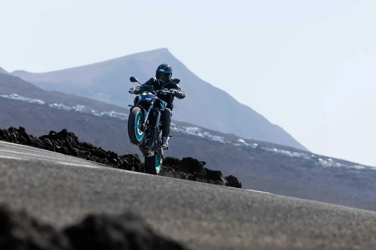Yamaha MT-09 2024 TEST: un miglioramento costante. La prova su strada, Pro e Contro! [VIDEO E GALLERY] (16)