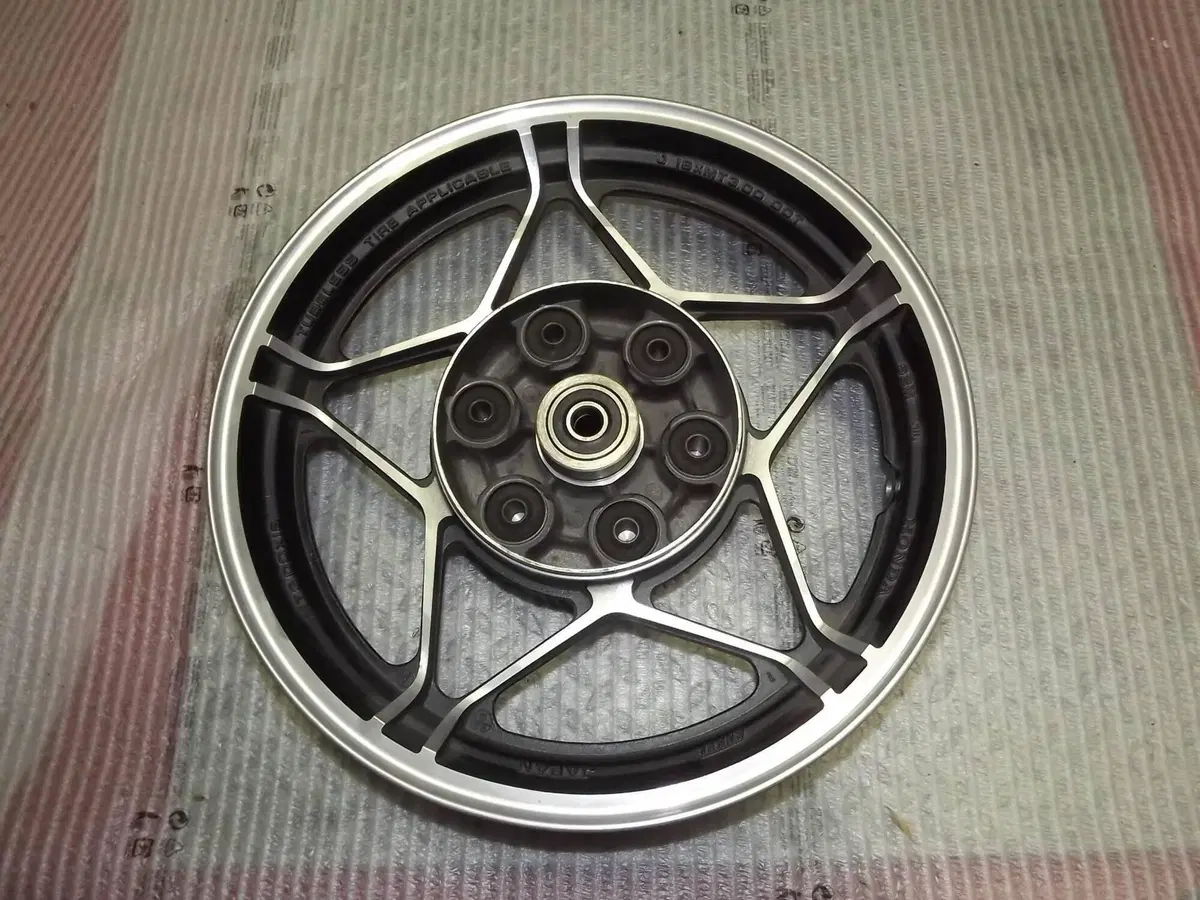 cerchio posteriore VF750 C Honda (2)