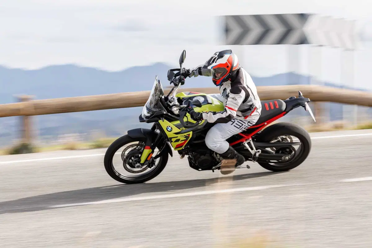 BMW F 900 GS TEST: come va la nuova adventure su strada e in fuoristrada. Pro e contro! [VIDEO E GALLERY] (30)