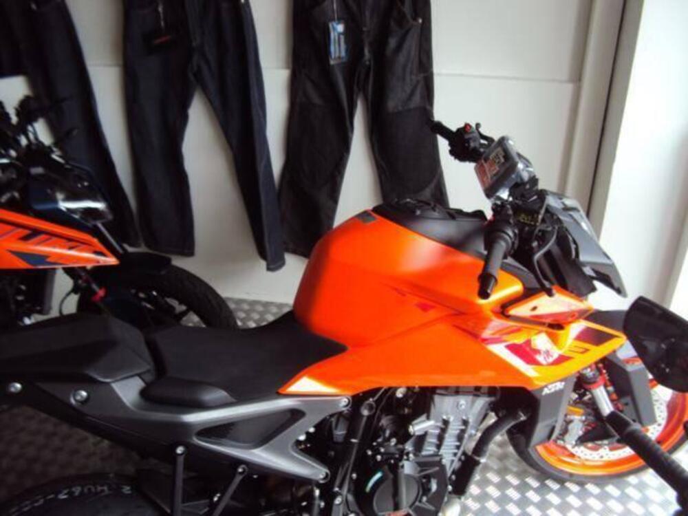 KTM 990 Duke (2024)