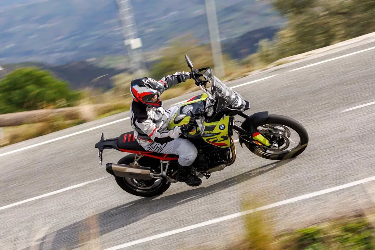 BMW F 900 GS TEST: come va la nuova adventure su strada e in fuoristrada. Pro e contro! [VIDEO E GALLERY] (31)