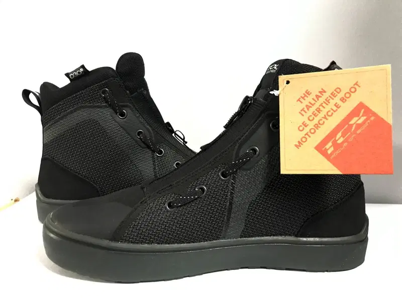 IKASU AIR - BLACK Tcx focus on boots (3)