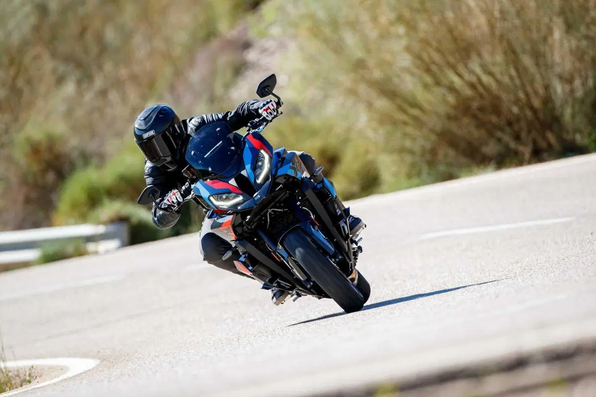 BMW M 1000 XR TEST: la crossover più potente e leggera al mondo [VIDEO E GALLERY] (8)