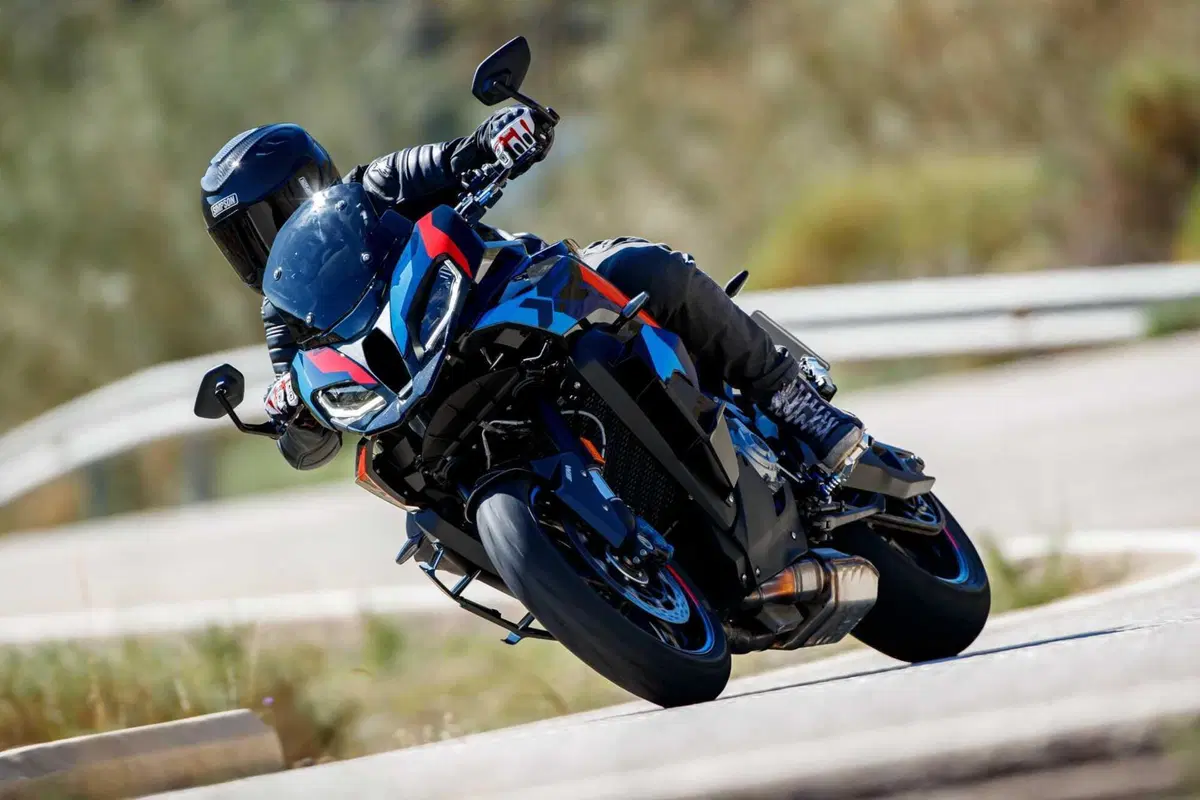 BMW M 1000 XR TEST: la crossover più potente e leggera al mondo [VIDEO E GALLERY] (9)