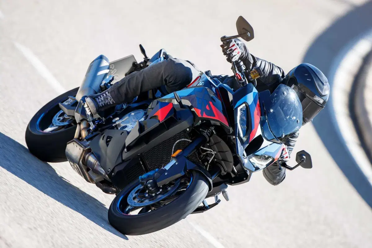 BMW M 1000 XR TEST: la crossover più potente e leggera al mondo [VIDEO E GALLERY] (11)
