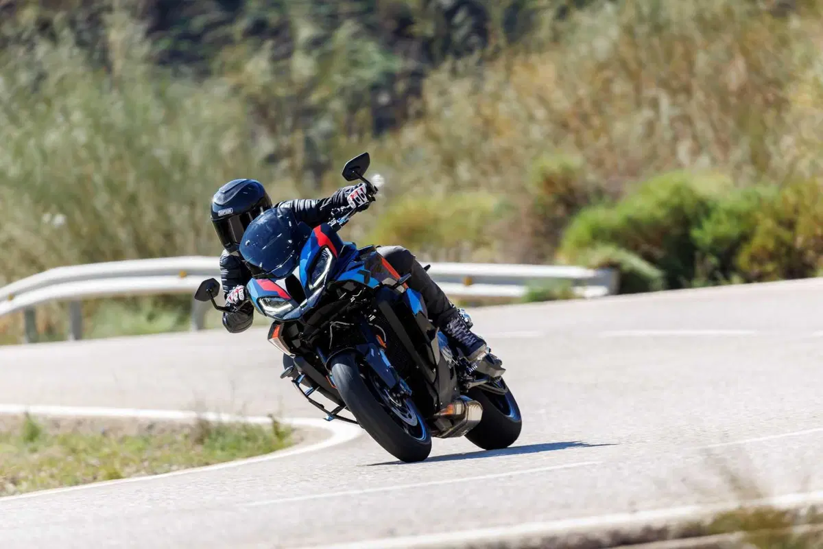 BMW M 1000 XR TEST: la crossover più potente e leggera al mondo [VIDEO E GALLERY] (12)
